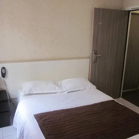 Lecluse Hotel 3*