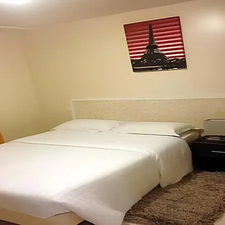 Lecluse Hotel