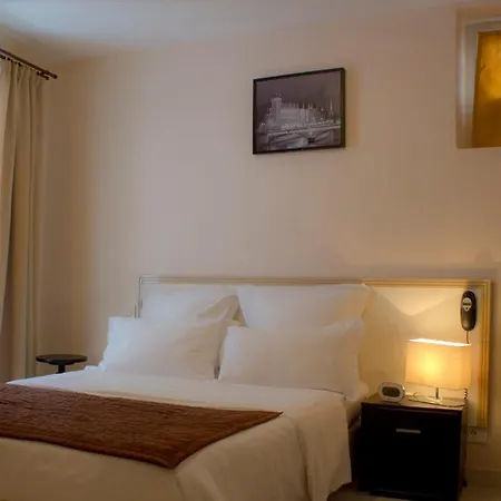 Lecluse Отель 3*