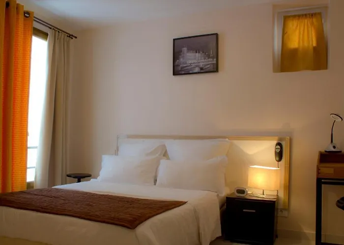 Lecluse Hotel 3*