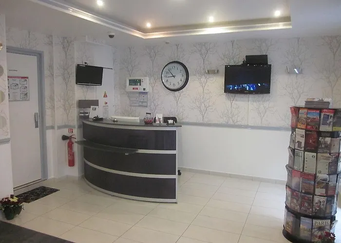 Lecluse Hotell 3*